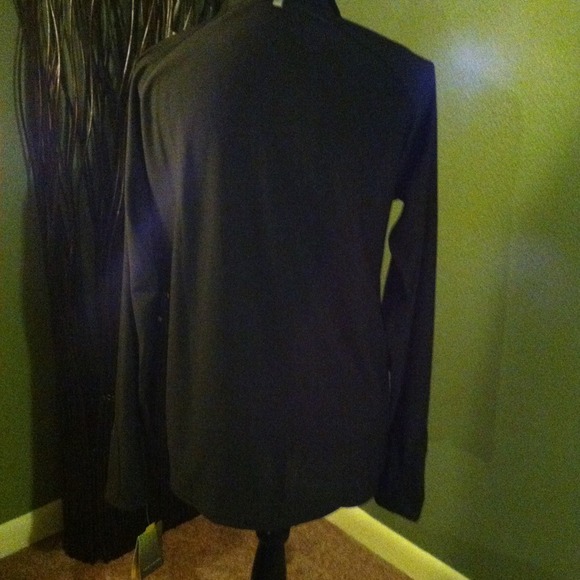 Mans top - Picture 2 of 2