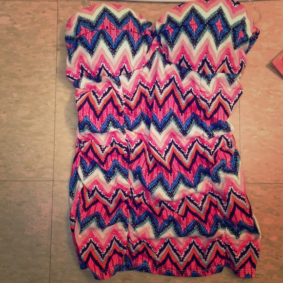 Tube top.
