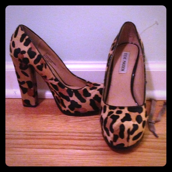 Steve Madden leopard print heels