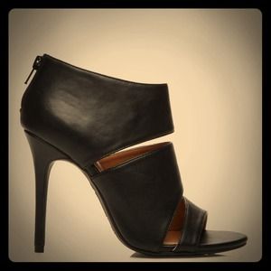 ANNE MICHELE, Back Rupture Open-toe Bootie, 5.5M