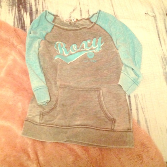 Roxy Jackets & Blazers - REDUCTION Roxy Pullover Sweatshirt