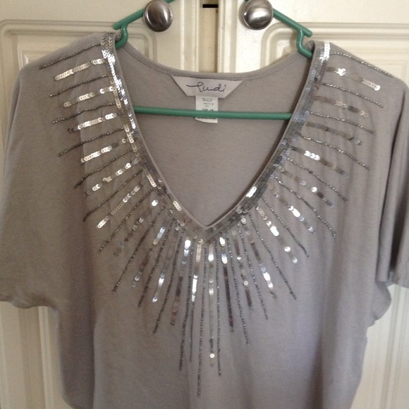Cute silver sequin top