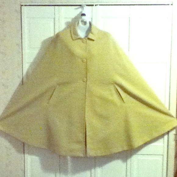 Authentic Vintage  pastel green cape