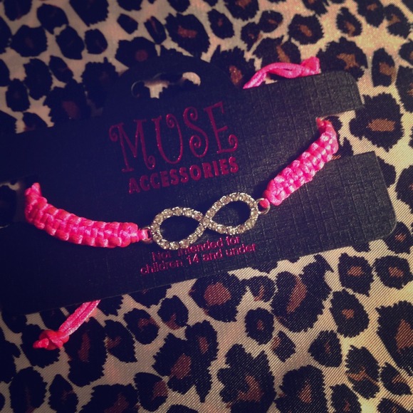 Pink infinity bracelet! 🎁