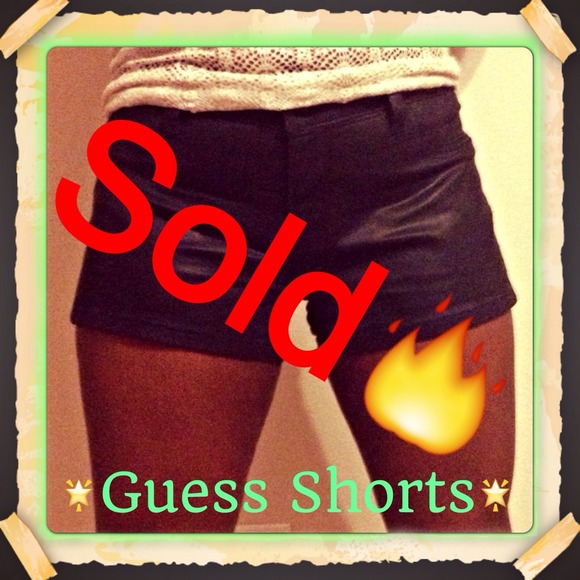 🔥SOLD💥❤Black GUESS COATED shorts!❤