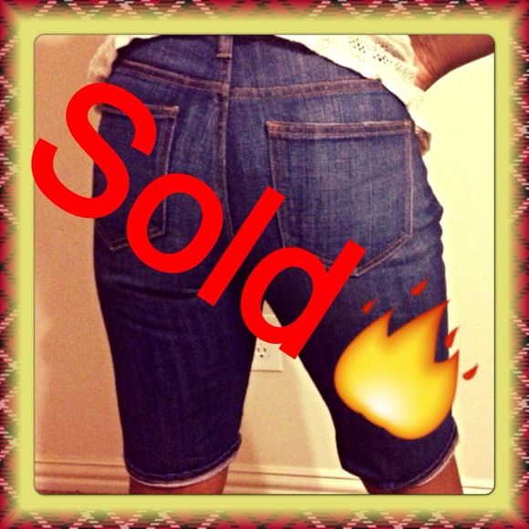 SOLD🌟🌟💋Denim Bermuda shorts💋