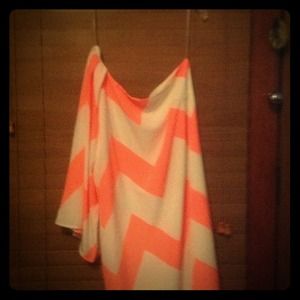 Maude super cute white and orange zig zag. Nwt