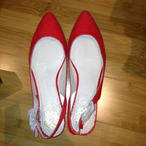 Brand new Vince Camuto Tendra pointy toe flats