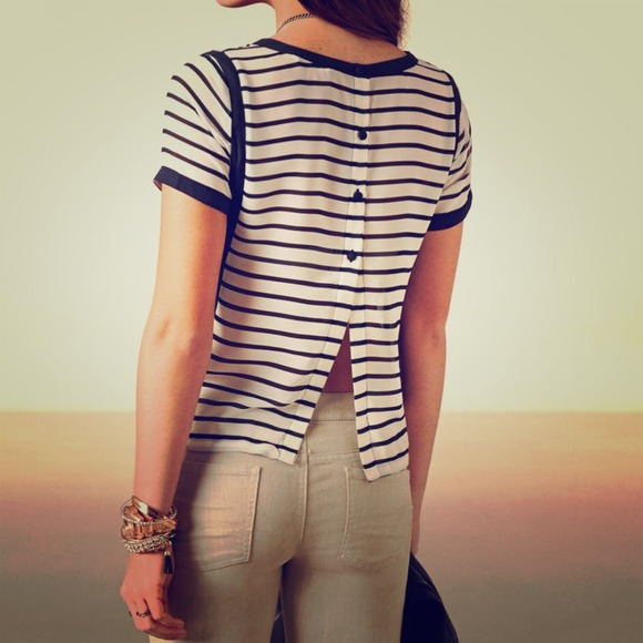 Button back chiffon tshirt