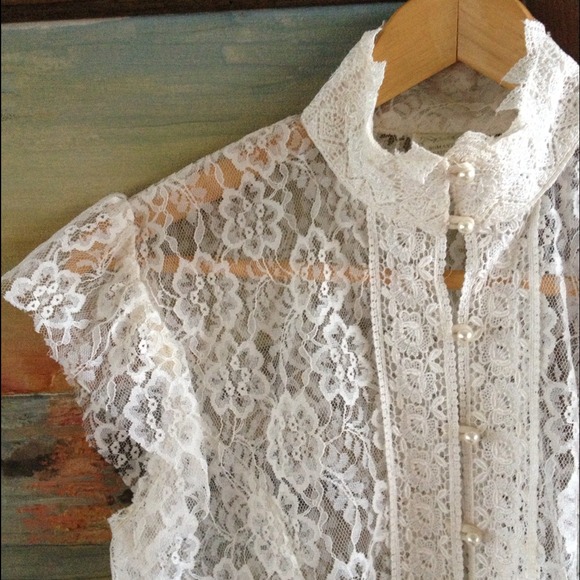 SOLD in BUNDLE⭐Gunne Sax Lace Blouse, Vintage - Picture 2 of 3
