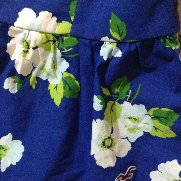 🌀Hollister Floral Strapless Top🌀 - Picture 3 of 4