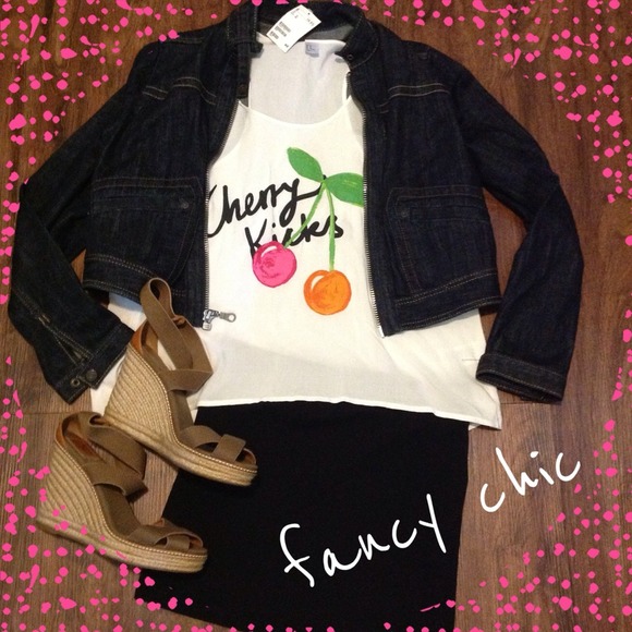 SOLD///H&M "Cherry Kicks" Top