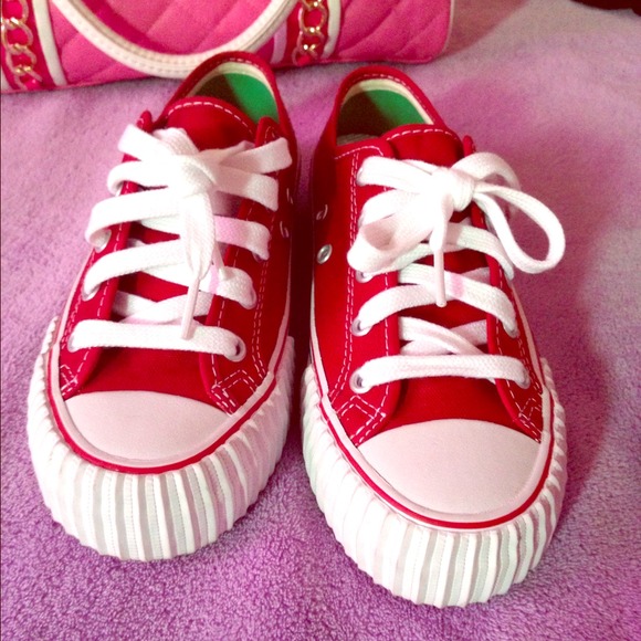 Burgundy/red pf flyers