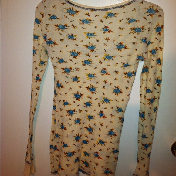 SOLD Free People Waffel Floral Thermal Long Sleeve - Picture 2 of 3