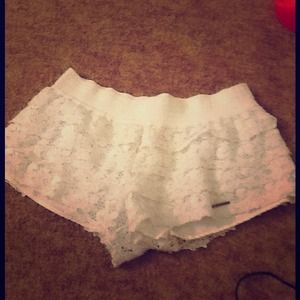 -------->TRADED <-----------