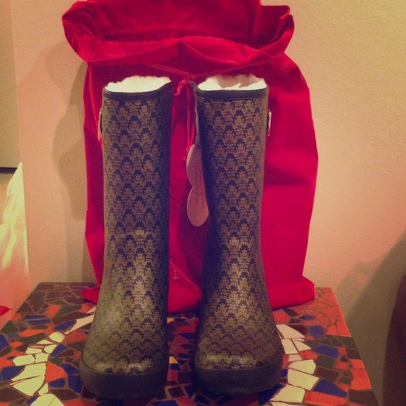 *** SOLD*** MoovBoots