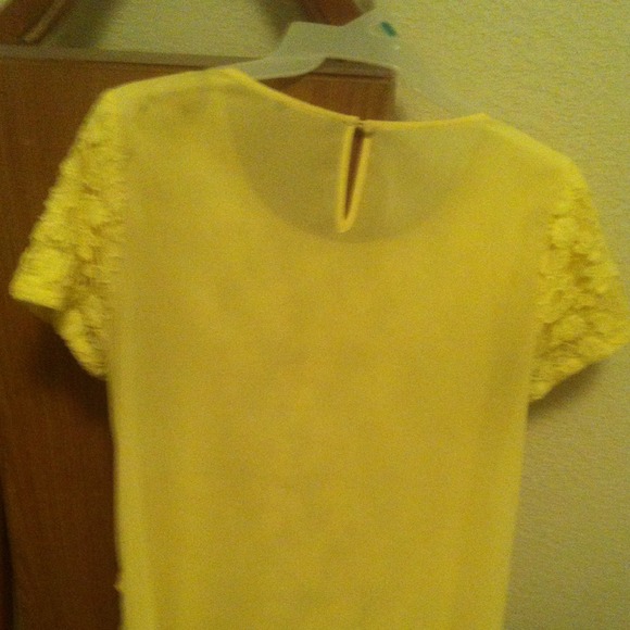 Short sleeve yellow dress top - Picture 2 of 2