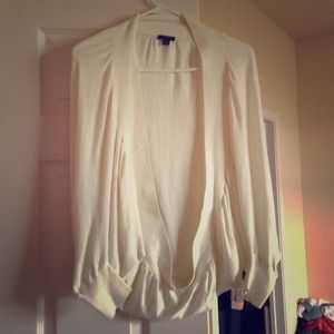 🌟REDUCED🌟Elegant cream bubble cape/sweater