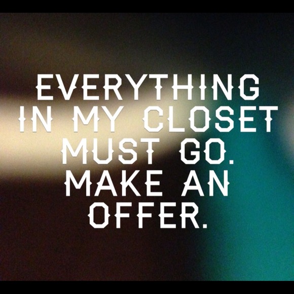 🌸Check out what's in my closet. 🌸