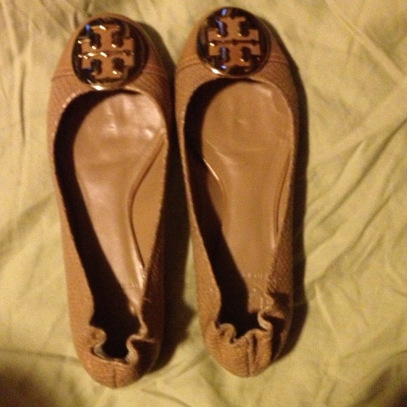 Authentic Tory Burch flats. PRICE FIRM