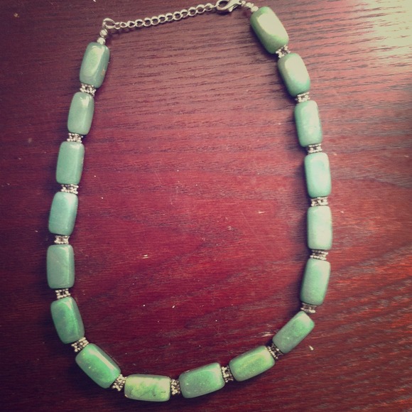 Green necklace - Picture 1 of 1