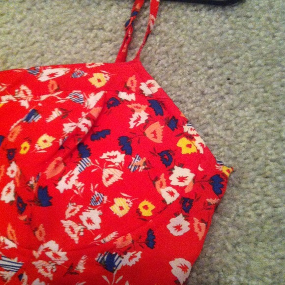 Flowered pattern top - Picture 2 of 3