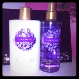 Traded bundle 💕Vicky's Love Spell💜