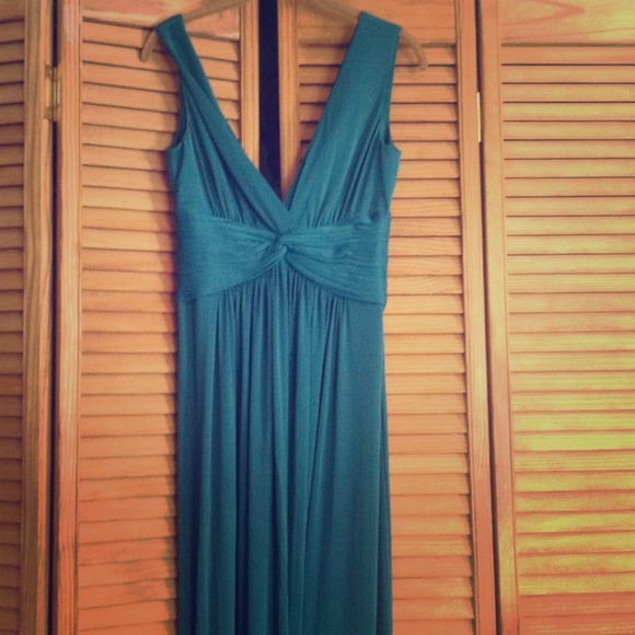 Long emerald green goddess gown - Picture 1 of 1