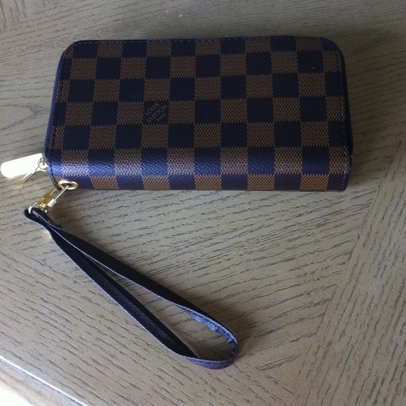 💢💢sold💢💢Double zip wallet wristlet