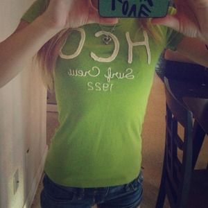 XS Hollister T-shirt  DISCOUNTS💰BUNDLES🎀TRADES