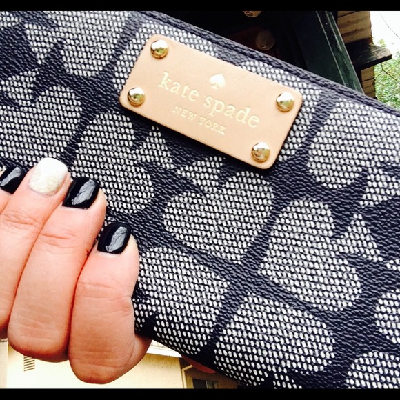 kate spade Clutches & Wallets - 🚫no longer for sale 🚫 kate spade wallet
