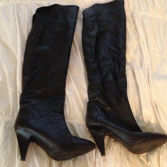 Knee high black boots leather