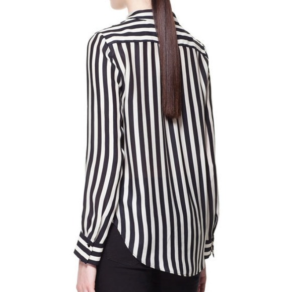 ❌SOLD❌ Striped Top - Picture 3 of 4