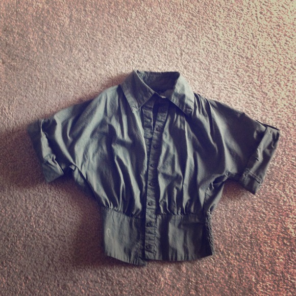 ❌❌SOLD❌❌Green Top - Picture 1 of 3