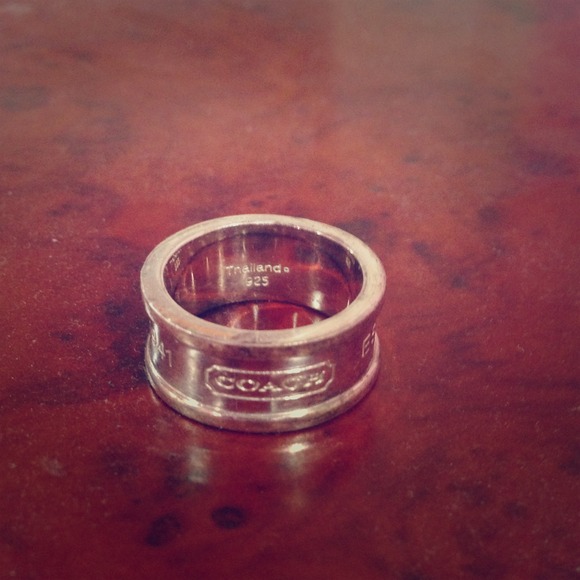❤REDUCED❤Authentic Coach ring size 7 - Picture 1 of 4