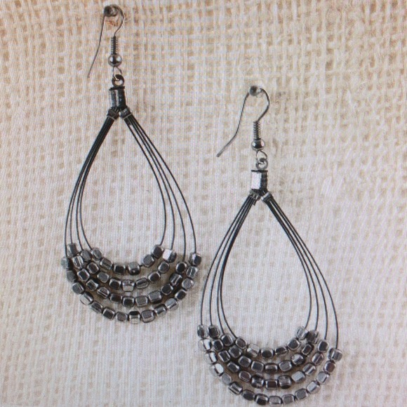Elle Tear Drop 2" Earring - Black