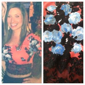 ⛔Bundled⛔Cropped floral & lace shirt💙❤