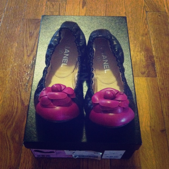 Authentic chanel flat size 7