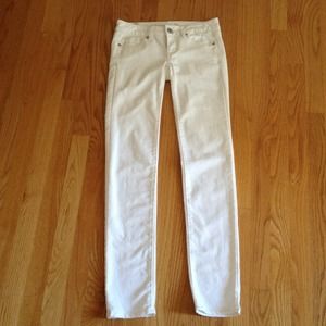 🎀SOLD🎀 AE White Skinny Jeans