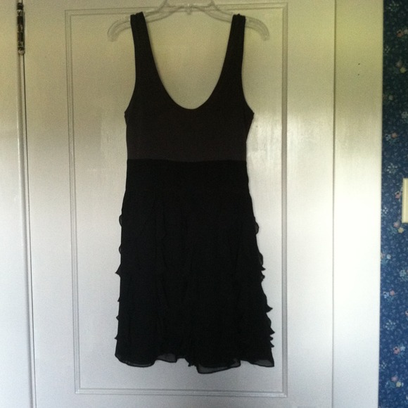 Dress perfect for all occasions - Picture 2 of 4