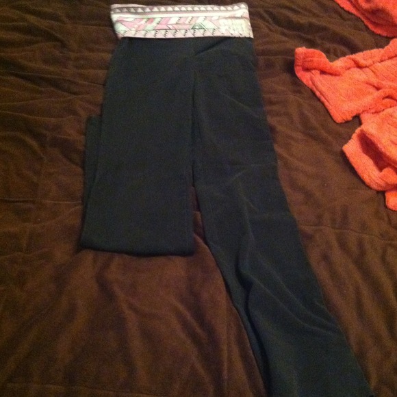 VS Pink Yoga Pants