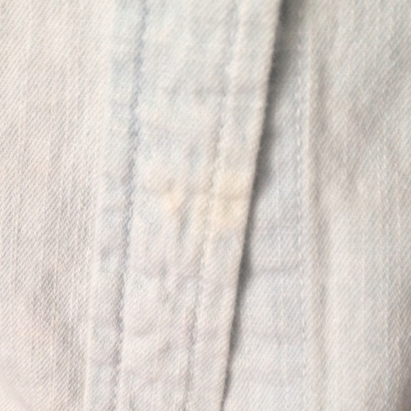 ❌SOLD❌ Chambray Shirt - Picture 3 of 4