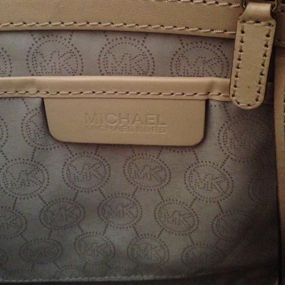 💥SOLD💥 Michael Kors Jet Set - Picture 4 of 4