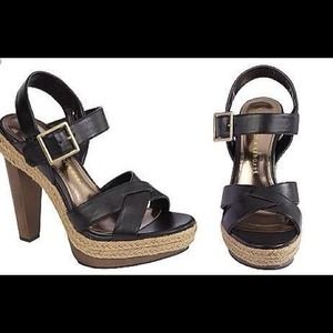 💥SOLD 💥  Tara Wood Heel Sandal – blackl 😘