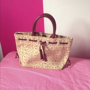 Dooney & Bourke tote