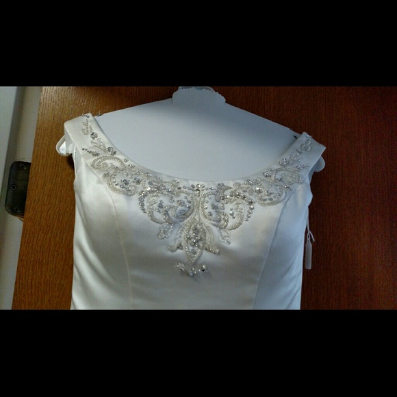 High-Low Off the Shoulder Satin Wedding Gown - Picture 4 of 4