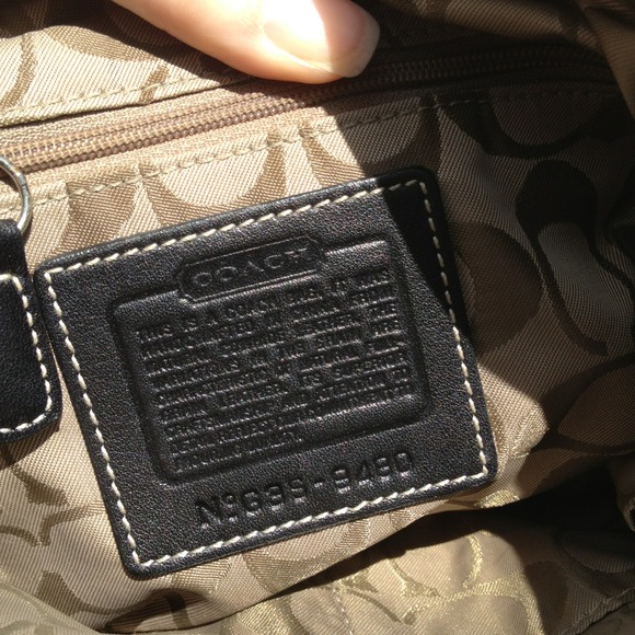 Coach classic leather handbag. - Picture 4 of 4