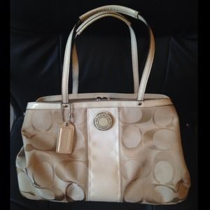 🚫SOLD 🚫Authentic COACH beige metal framed pocket