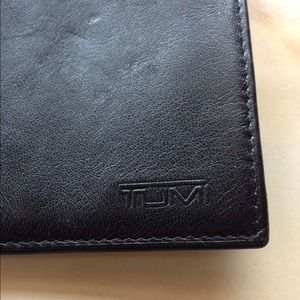 Men's Tumi wallet! Like new.