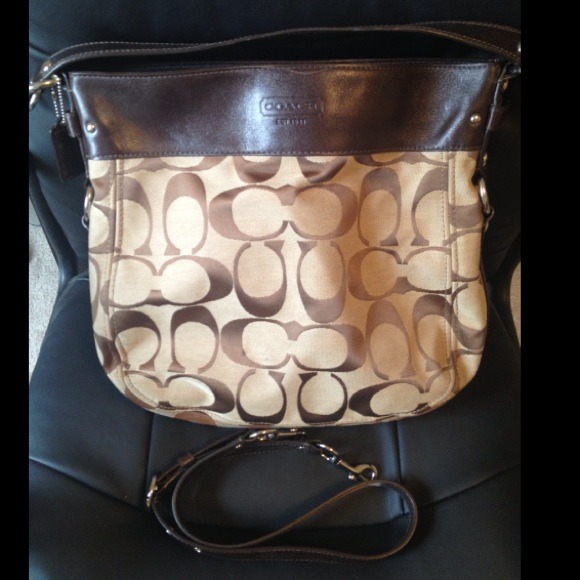 🚫SOLD 🚫Large authentic COACH brown Zoe
